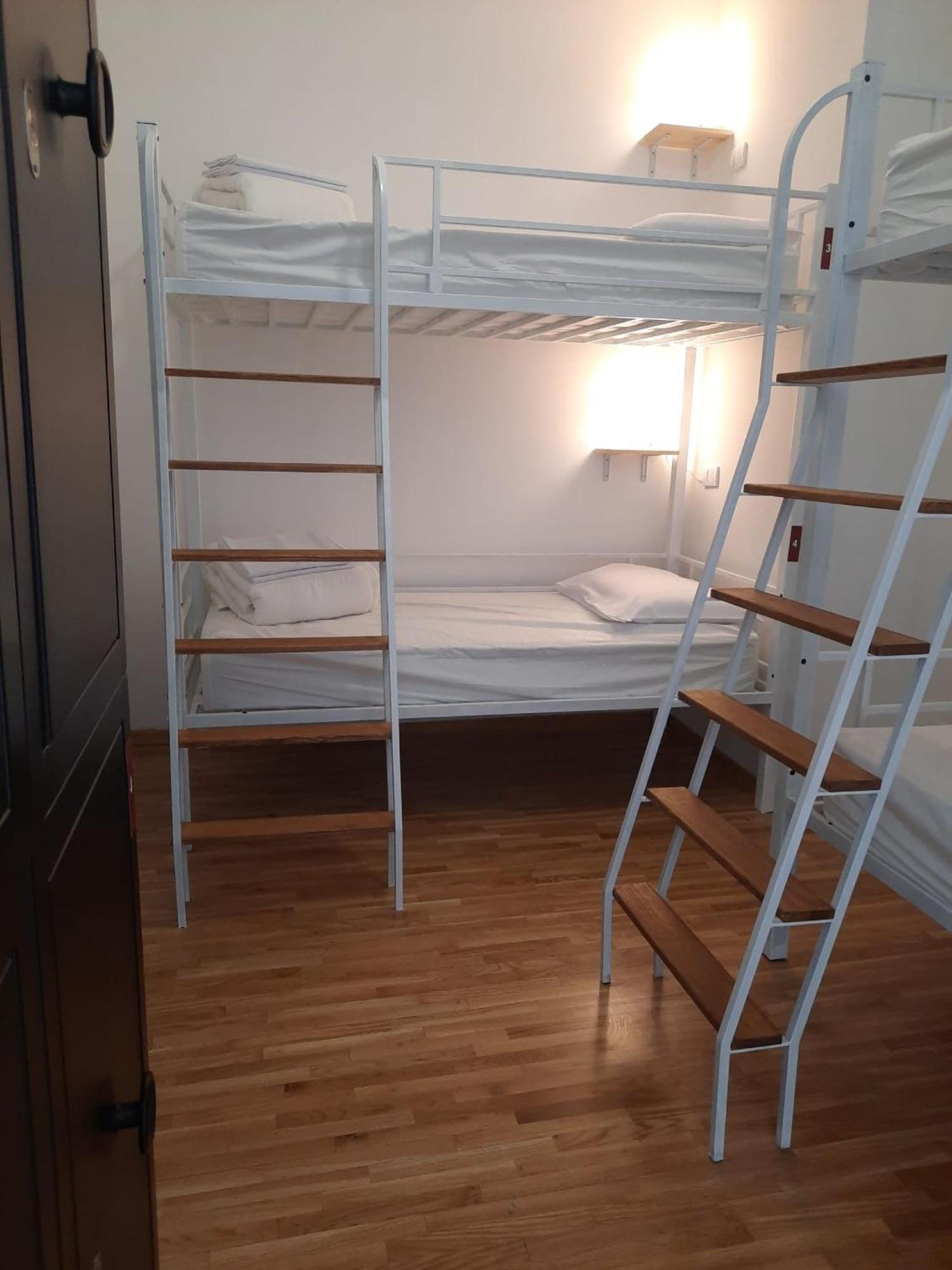 New Generation Hostel Como Lake Bagian luar foto