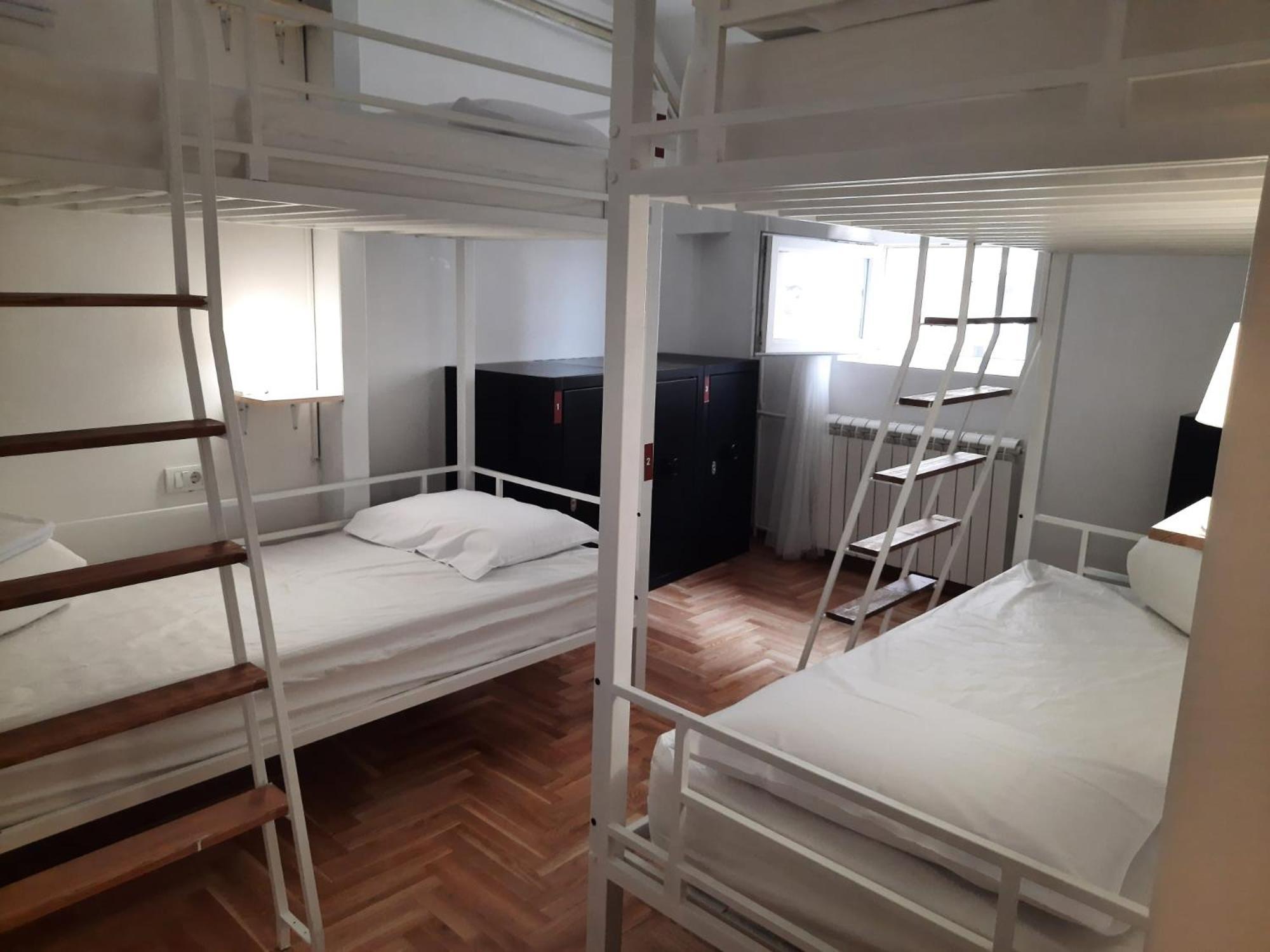 New Generation Hostel Como Lake Bagian luar foto