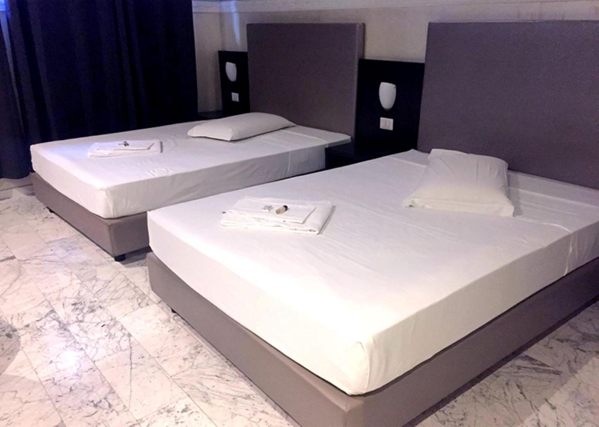 New Generation Hostel Como Lake Bagian luar foto
